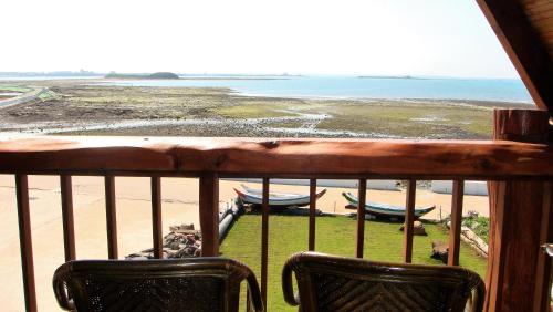 Balkon/Terrasse, Ocean Sky B&B near Wind Power Plant