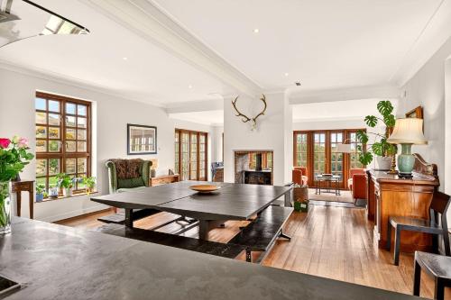 Зручності, Ballimore Farm Estate - House with heated pool in Тейнілт
