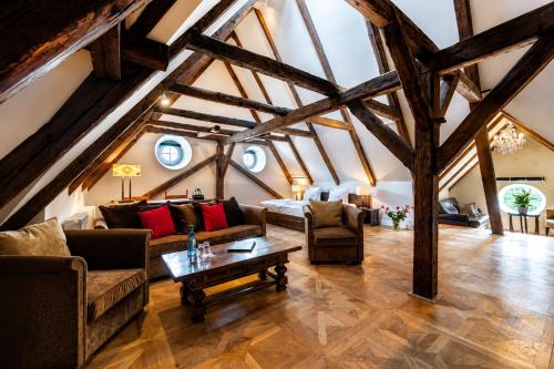 2 bedrooms, 4 beds