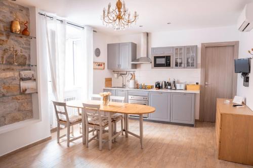 Quiet Boutique Apartament Garage Nearby - Le Bicocche Di Joyce - - Triest