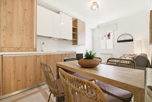 Facilities, Casa Cortes en Madrid in Chueca / Justicia