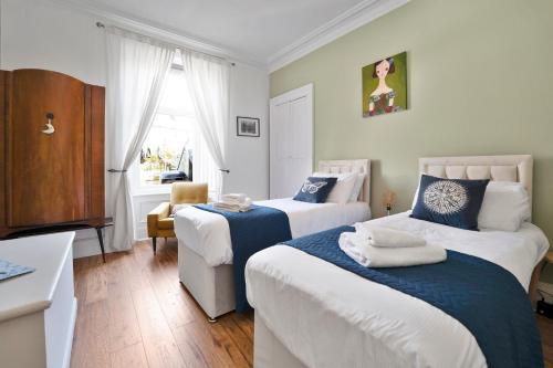 Cozy with Character Vibrant Cottage Style Flat at Leith Links Park — other in 7 Lindean Place, Edinburgh, EH6 8AY, United Kingdom