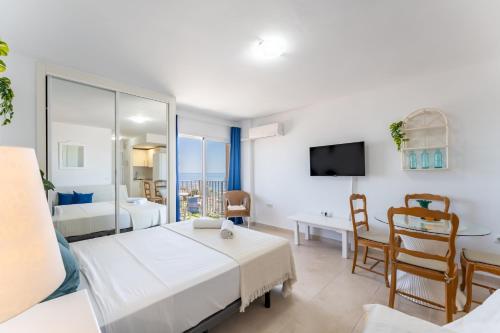 Sunny Studio with Sea Views in Central Benalmádena - Pass the Keys