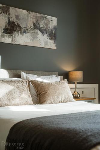 Rooms at The Dressers Arms 5