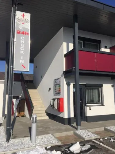 Burg Rooms - 24h Self-Check-in in Spielberg, Österreich