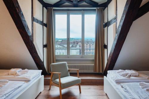 2 queen beds