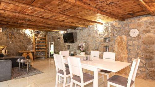 Iekārtas, Holiday Home Stari Dom Ivkosic by Villas Guide in Podbablje