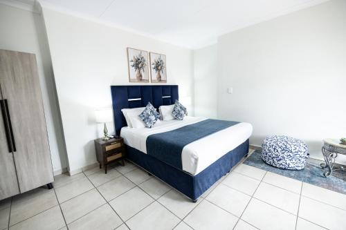 Ecotel OR Tambo Airport Room Type - Deluxe King Room