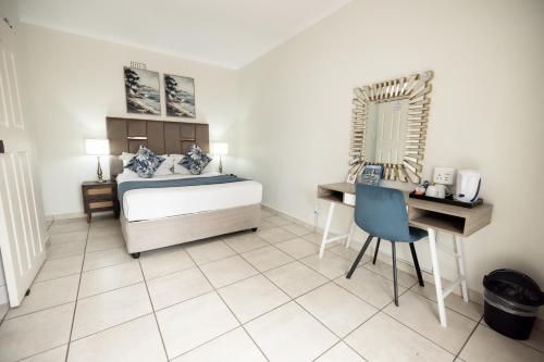 Ecotel OR Tambo Airport Room Type - Deluxe Queen Room