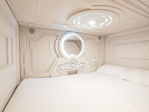 just hostel capsules in Alicante