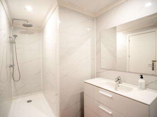 Just Hostel Capsules Alicante - FREE Towels & Luggage Storage - Near Railway - image 3
