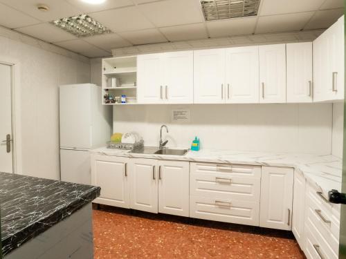 Konyha, just hostel capsules in Alicante