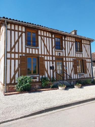 入口, Le Clos Saint Jacques in 蒙莫朗西博福爾
