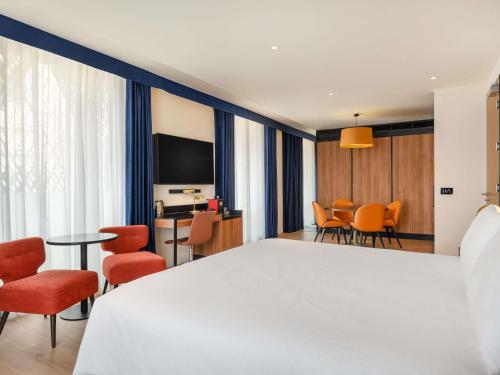 room detail thumbnail 0
