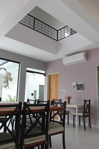6 Huesped Casa Espaciosa Quincho Piscina Juegos in Ypacaraí