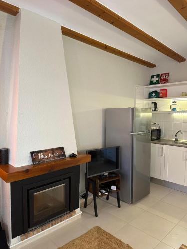 Kitchen, Bungalow Luz de Luna - Piscina Denia y La Sella near Bar Restaurante Cosme