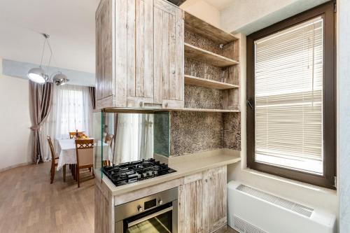 厨房, Tbilisi VIP Apartment in City Center in 提比里斯城