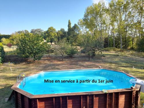 Appartement jardin et grande piscine 1 à 6 pers - Location saisonnière - Saint-Just-Saint-Rambert
