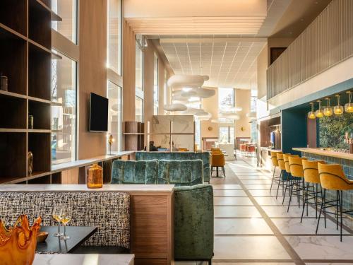 Паб/Коктейль-бар, Mercure Acheres St Germain en Laye in Ашере