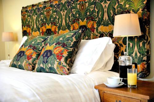 The Pheasant Pub at Gestingthorpe Stylish Boutique Rooms in The Coach House