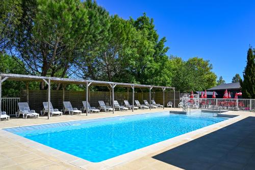 Peldbaseins, Camping les Coteaux du Lac in Montresor