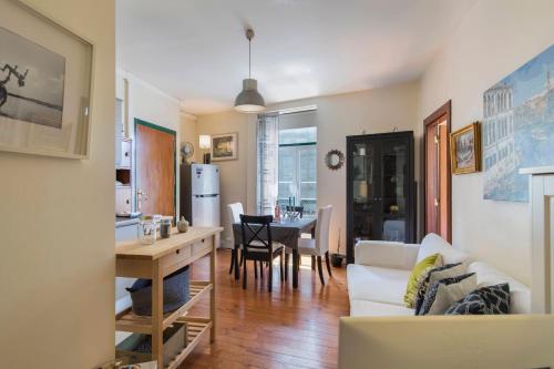 Cozy Central Lisbon Flat Martim Moniz 5