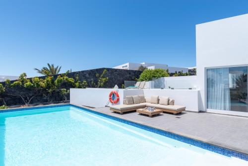 Ereza Villas Royal Deluxe Hoopoe-10