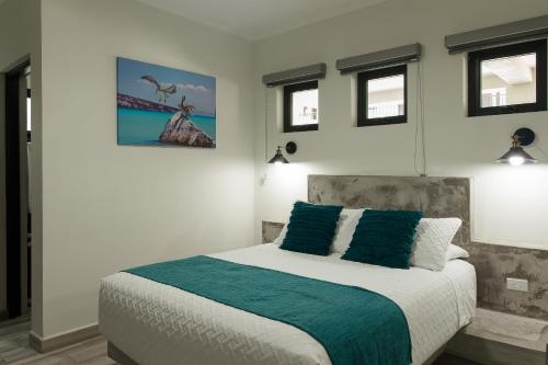 Santa Cruz Suites