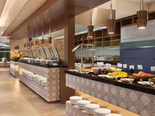 Restaurant, Novotel Dubai Gold District in Dubai