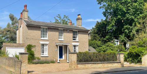 Yew Tree House, Bed & Breakfast in Colchester