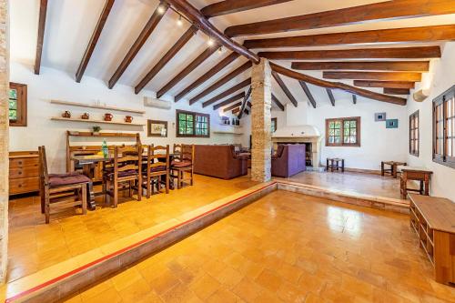 Villa Vilar de Baix by Sealand Villas - image 3