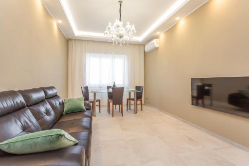 Cornelia Apartment Near Metro A