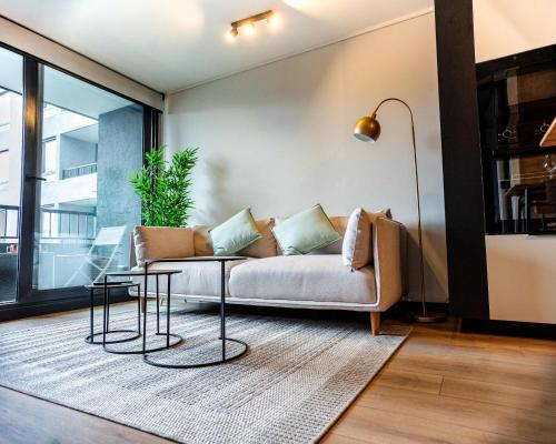 Chic 1BR in Nunoa Cozy Balcony Pool Access