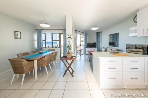 Kitchen, Seagull's View - Triplex in Umdloti