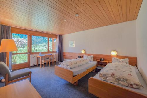 room detail thumbnail 2