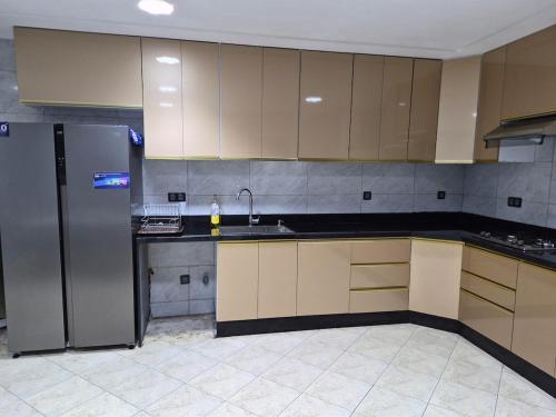 Villa apartment with terrace garden and pool in 梅克内斯