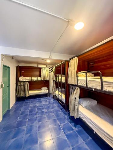 1 twin bed