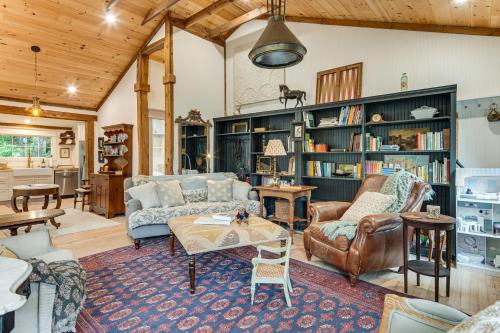 Pet-Friendly Charmer w/ Patios & Garden in Tryon! in Traiona (NC)