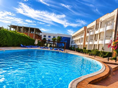 Cecelia Resort Studio with Private Beach, Hurghada