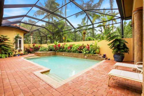 Gorgeous luxury home w private pool & outdoor space in Lely Resort