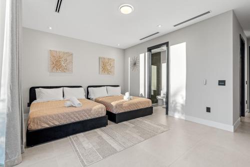 Waterfront Luxury Villa - Glamhomes in Miami, USA