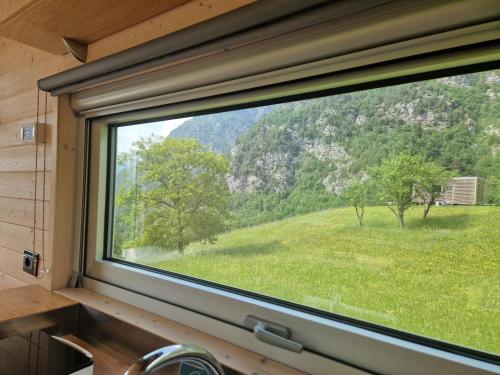Tra montagne verdi e acque azzurre in Val d'Arzino in Vito dʼAsio