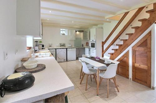 Cottage - Sleeps 4 with Log Burner & Pet Friendly in Kerien