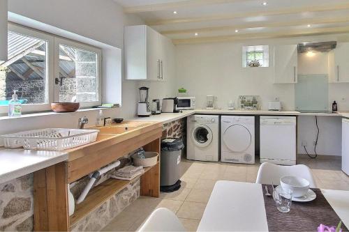 Cottage - Sleeps 4 with Log Burner & Pet Friendly in Kerien
