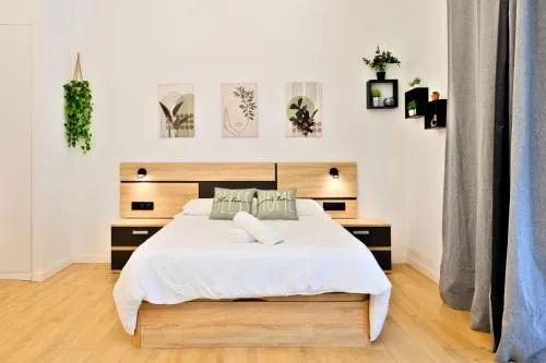 Pingüino - Entire Apt - Near Beach and Stadium by Río Turia Apartments photo 2