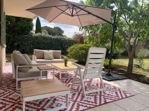 Logement climatisé avec immense terrasse pour 4 personnes
