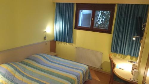 2 twin beds