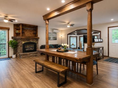 Cheerful 4-bedroom cottage in nature setting in Port Severn (ON)