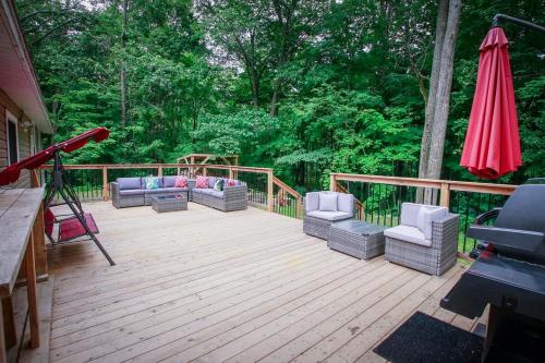 Cheerful 4-bedroom cottage in nature setting in Port Severn (ON)