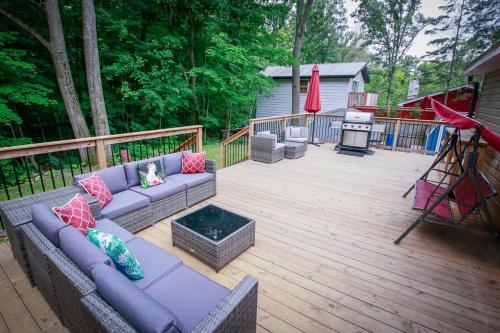 Cheerful 4-bedroom cottage in nature setting in Port Severn (ON)
